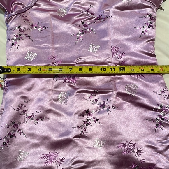 Girl’s silk Chinese dress Size: 18 - Picture 7 of 8